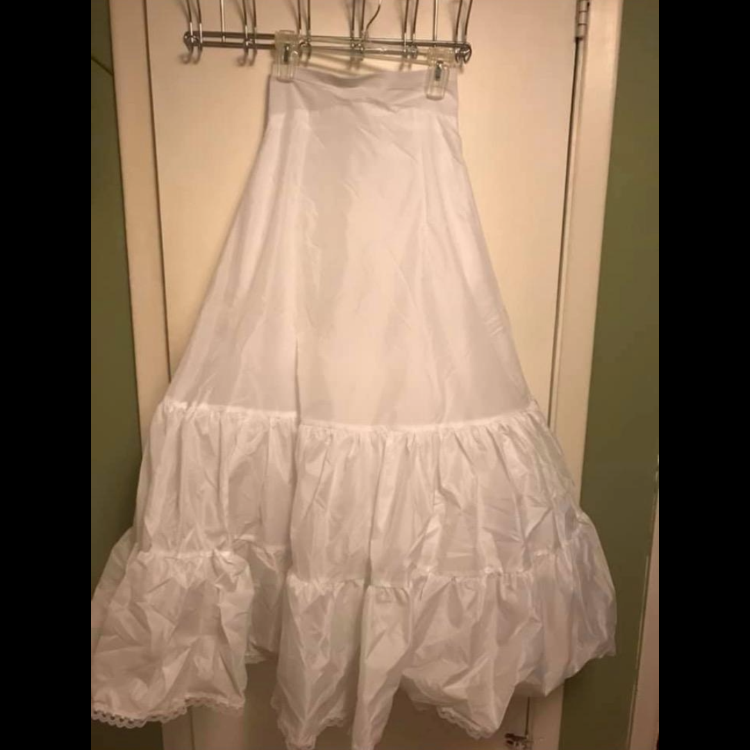 White Wedding Dress, Lace & Sequin Accents - gently used - size 10 - Image 5